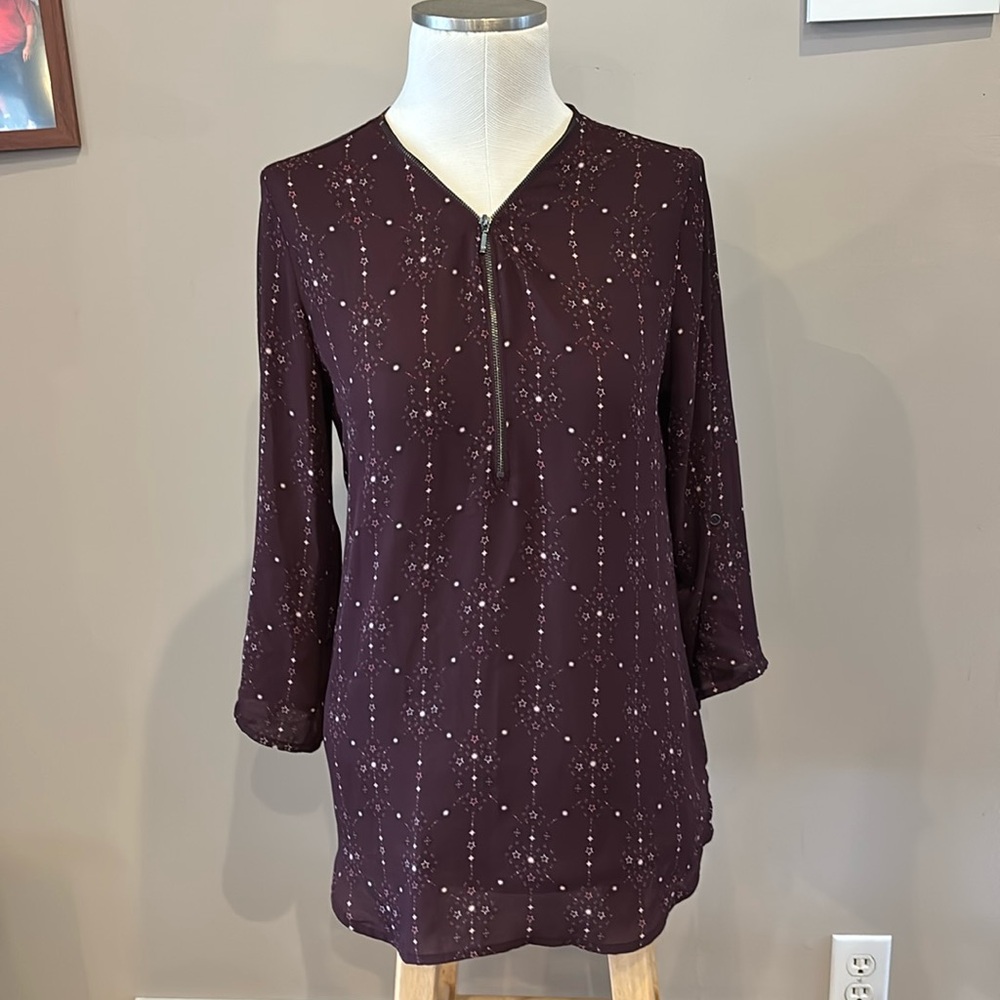 Maurices dress top, burgundy color, star pattern, and zipper detail size medium